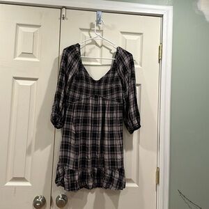 HOLLISTER long sleeved plaid dress - S